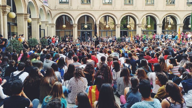 [INTERSINDICAL] Pels drets i per les llibertats, vaga general! 1506076656029